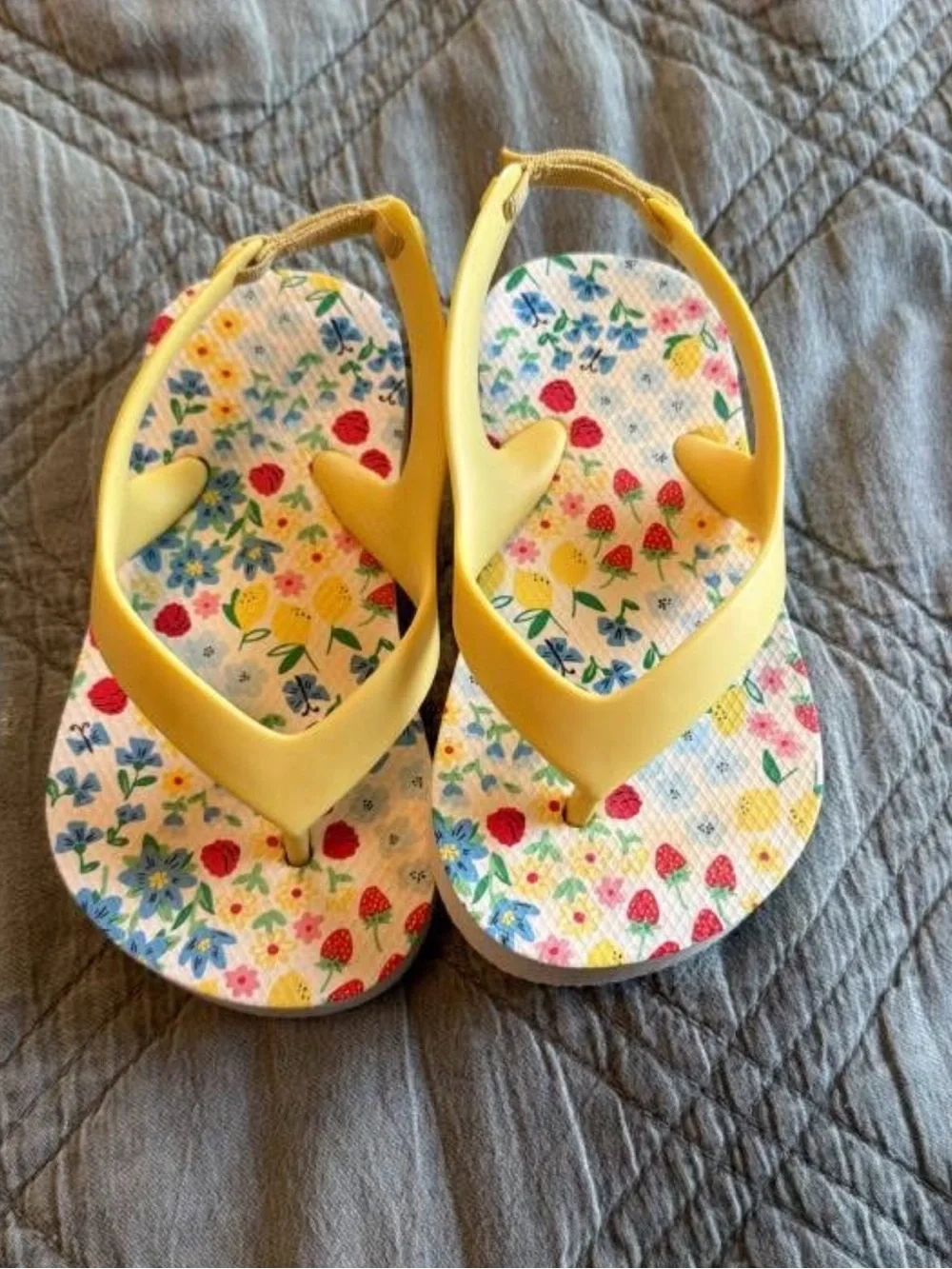 Lot of toddler girl size 6 shoes